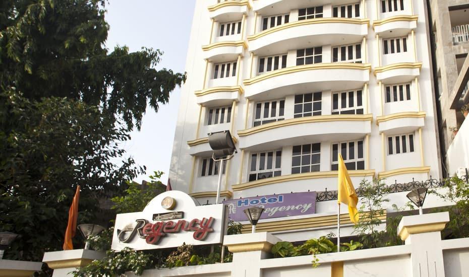 Hotel Regency Jāmnagar Extérieur photo